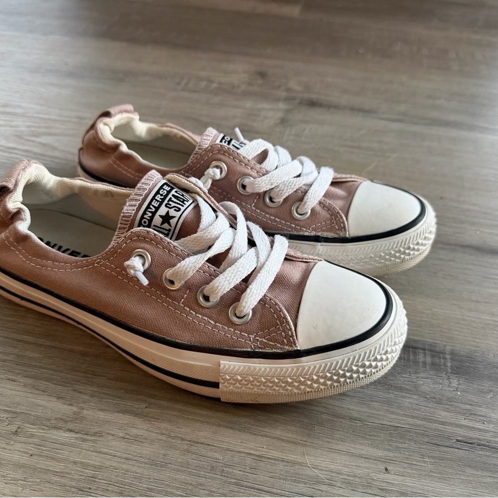Converse Women's Dusty Lavender Shoreline Sneakers